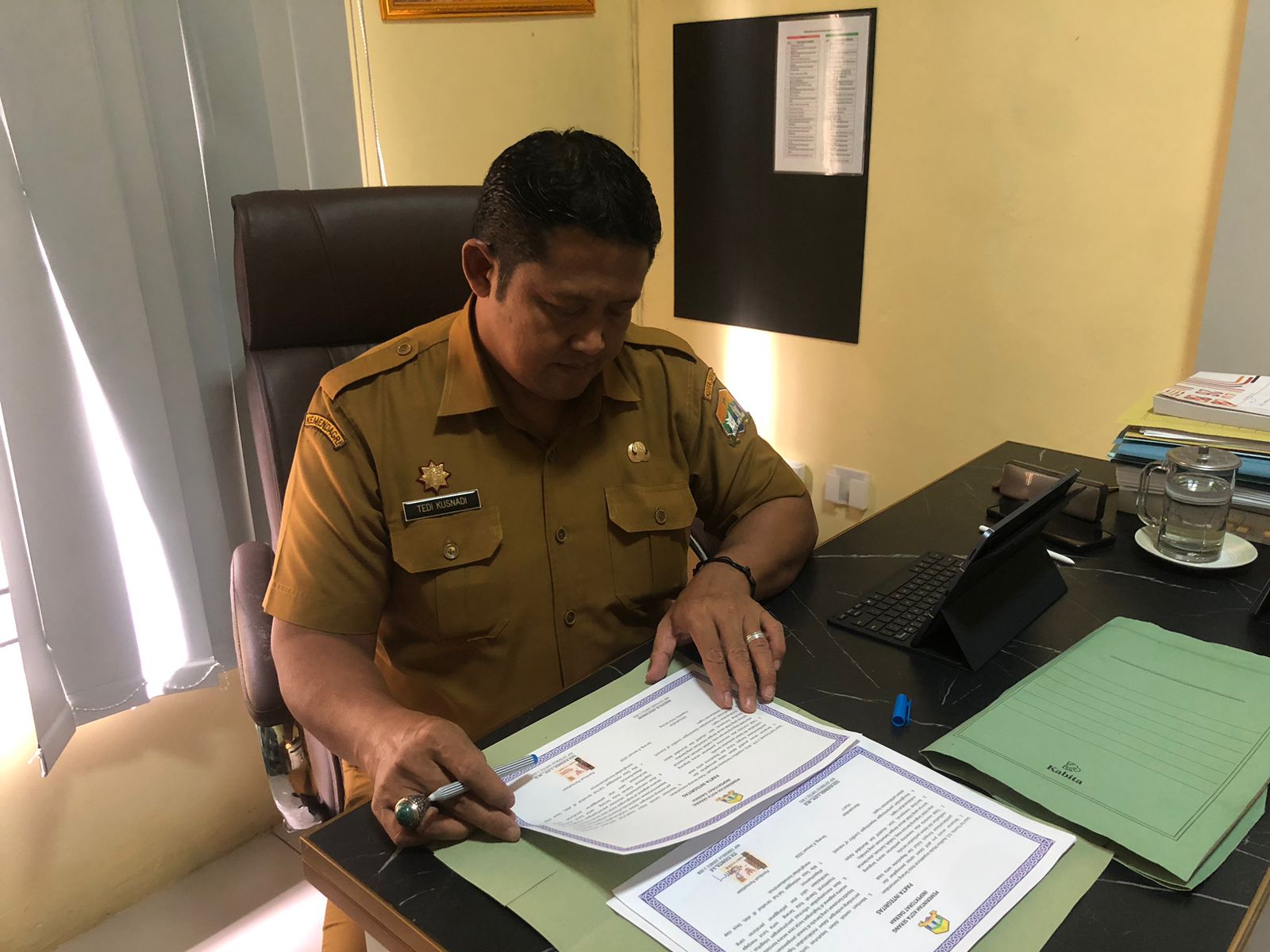 Penandatanganan Pakta Integritas di Inspektorat Kota Serang Tahun 2026